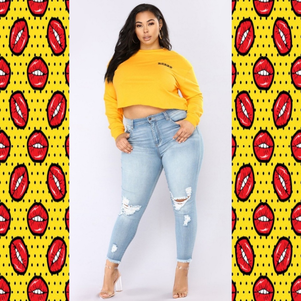 Fashion nova curve crop top